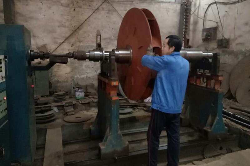 高壓高轉(zhuǎn)速風(fēng)機轉(zhuǎn)子平衡檢測中 高壓高轉(zhuǎn)速風(fēng)機轉(zhuǎn)子平衡檢測中